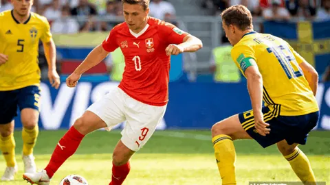 财富韩国4月封面：电竞传奇Faker李相赫受瞩目